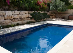 Rénovation de piscines chez un client d'Aideau Piscine & Spa.